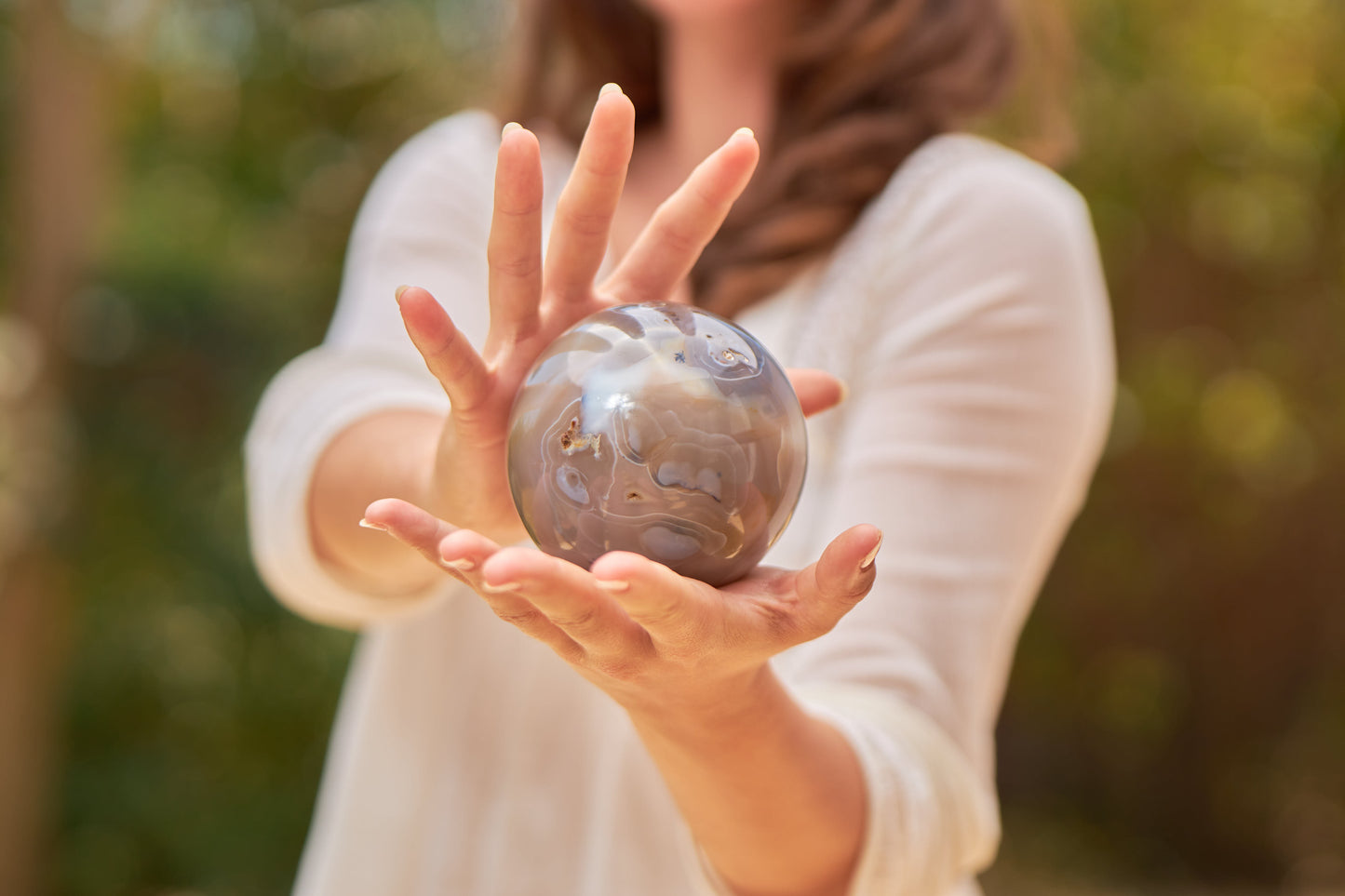 Boule sphérique en agate de Madagascar - 1.2 KG - pièce unique - livraison offerte