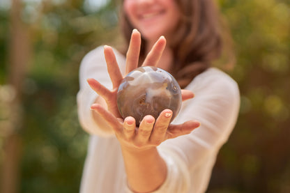 Boule sphérique en agate de Madagascar - 1.2 KG - pièce unique - livraison offerte